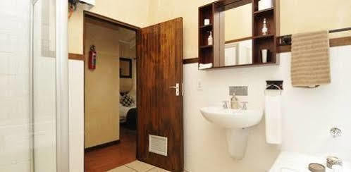 Aloe Guest House Hermanus Exterior photo